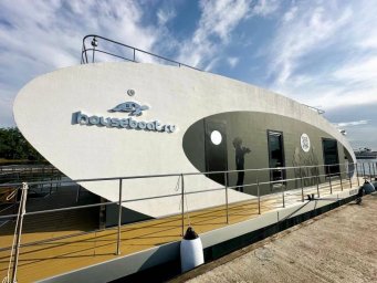 Жить на реке: 300 столичных жителей уже оценили комфорт хаусботов