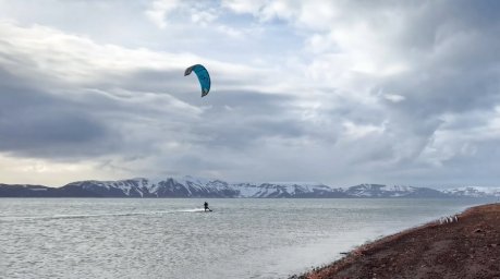 Рекордная дата для российского кайтсерфинга &mdash; 5 января 2026 и подвиг Александра Кузьмина в бухте Уэйлер